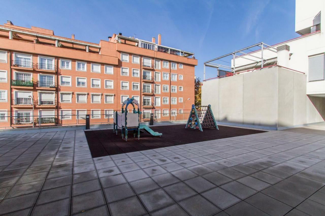 Luminoso, Moderno Y Amplio En Madrid Río I Parking Exterior foto